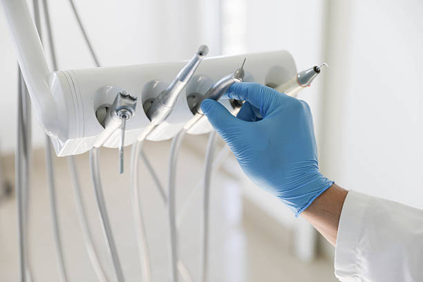 Professional Emergency Dentist technician working in Butler County County, KY